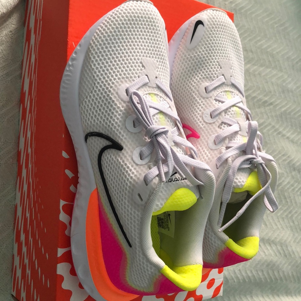 Nike Renew Run Sneakers